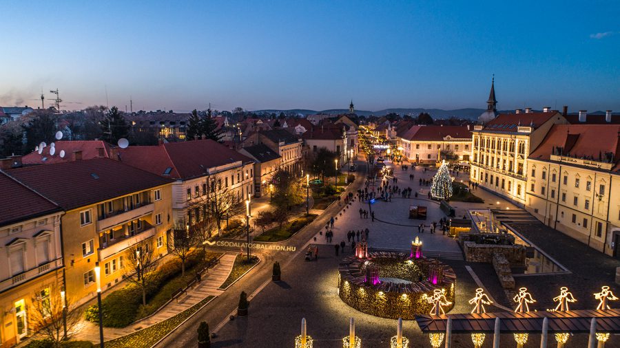 Zauberhafter Lichterglanz in Keszthely