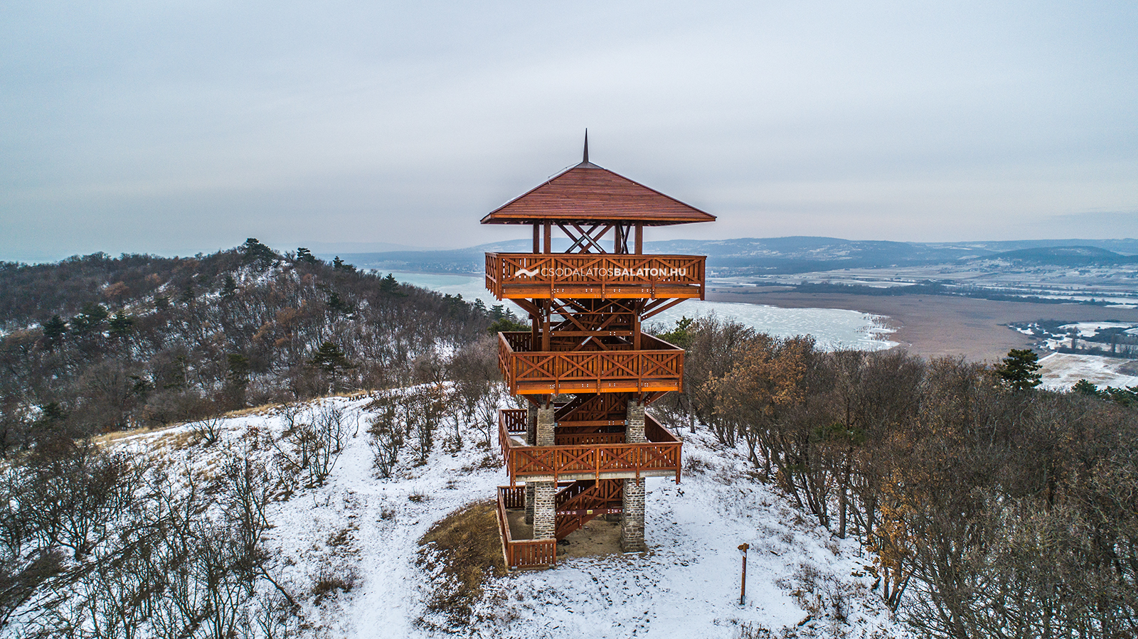 10 Aussichtspunkte am Balaton, die auch im Winter zauberhaft sind