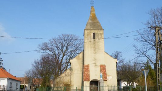 Szent Imre-Kirche in Sáska