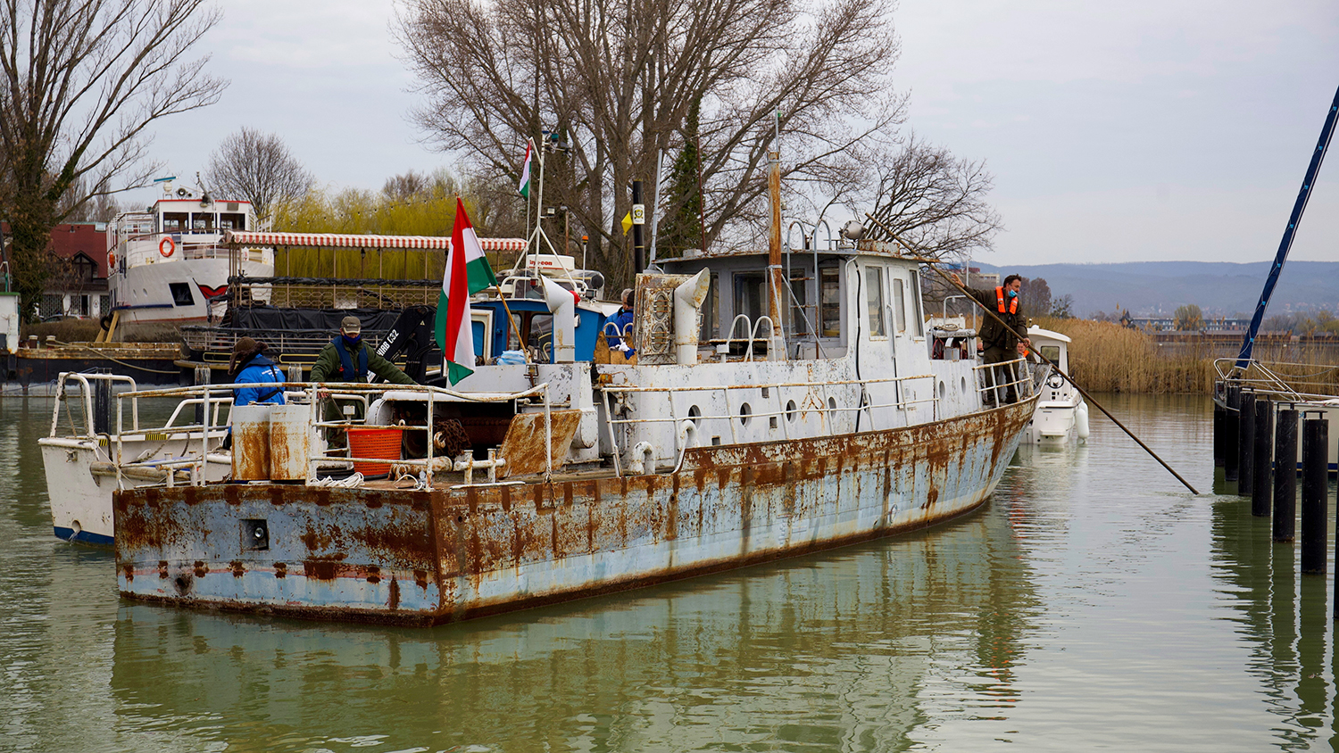 Das 50 Jahre altes Fischerboot Süllő II. wird renoviert