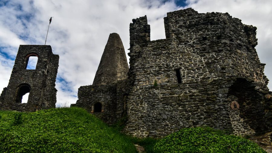 Die Burgruine Somló, eine ehemalige Festung mit abenteuerlicher Geschichte