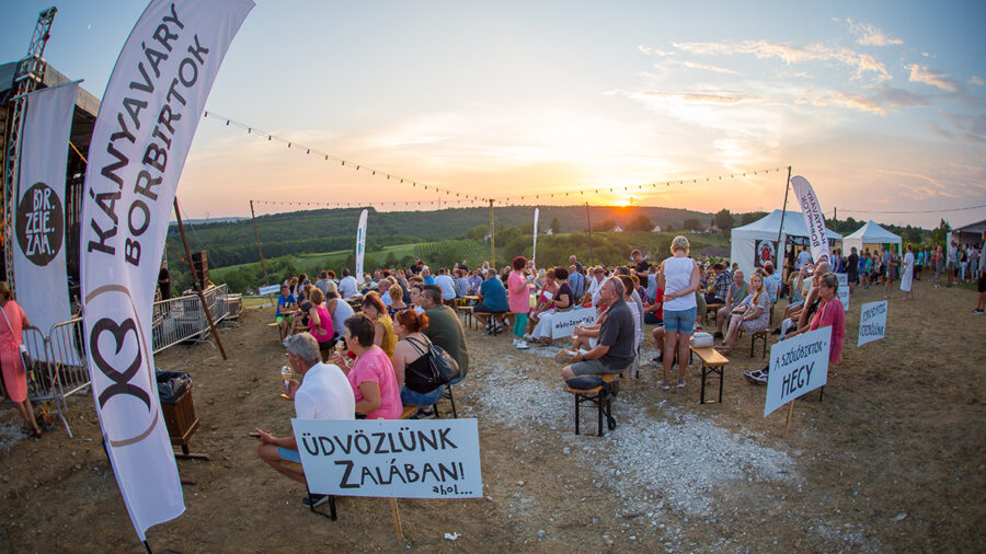 Bagossy Brothers Company und Keresztes Ildikó auf dem größten Festival des Klein-Balaton