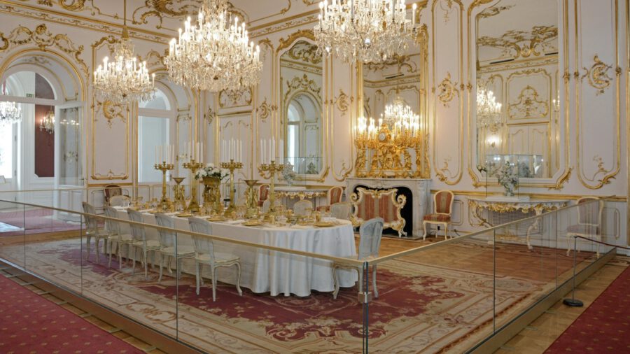 Der Speisesaal im Rokokostil im Schloss Festetics in Keszthely kann bereits besichtigt werden