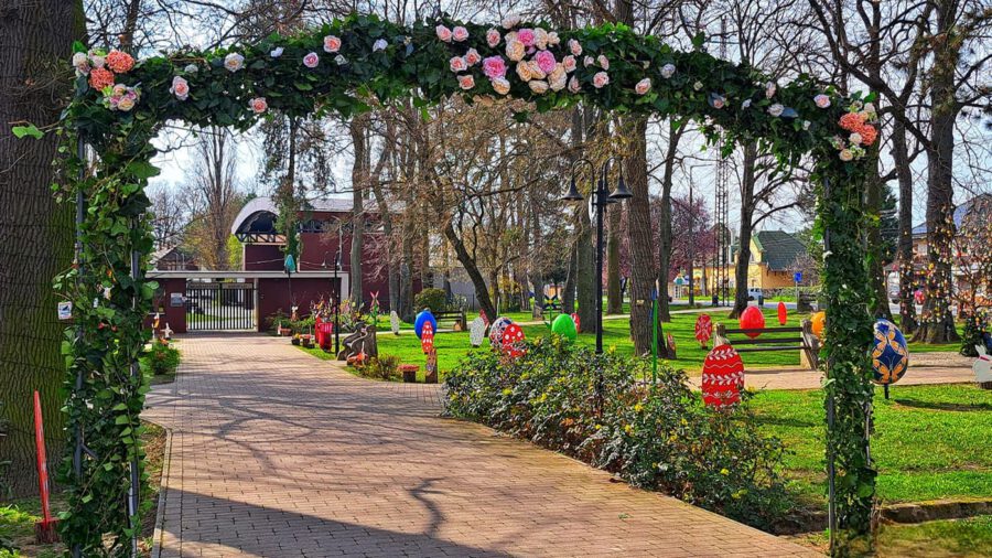 Der Osterpark in Balatonlelle lädt ab 23. März zur märchenhaften Osterzeit ein