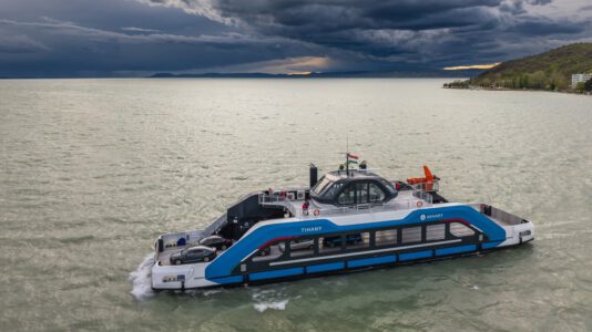 Schneller über den See: Neuer Fährfahrplan und neue Autofähren am Balaton